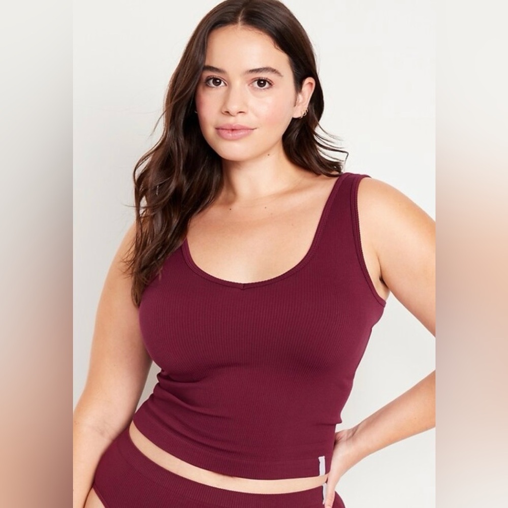Classic Ribbed Scoop Tank Top - Wine